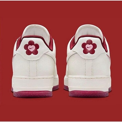 37 Beden Nike Airforce1 Low Valentine?s Day
