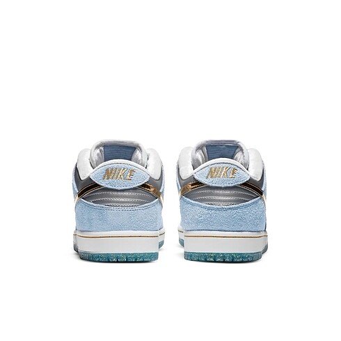 38 Beden SB Dunk Low x Sean Cliver Holiday