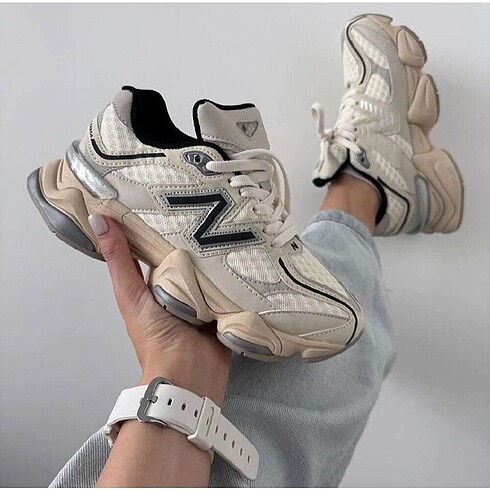 New Balance 9060 ?Cream Black?