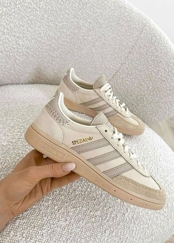Adidas spezial begie