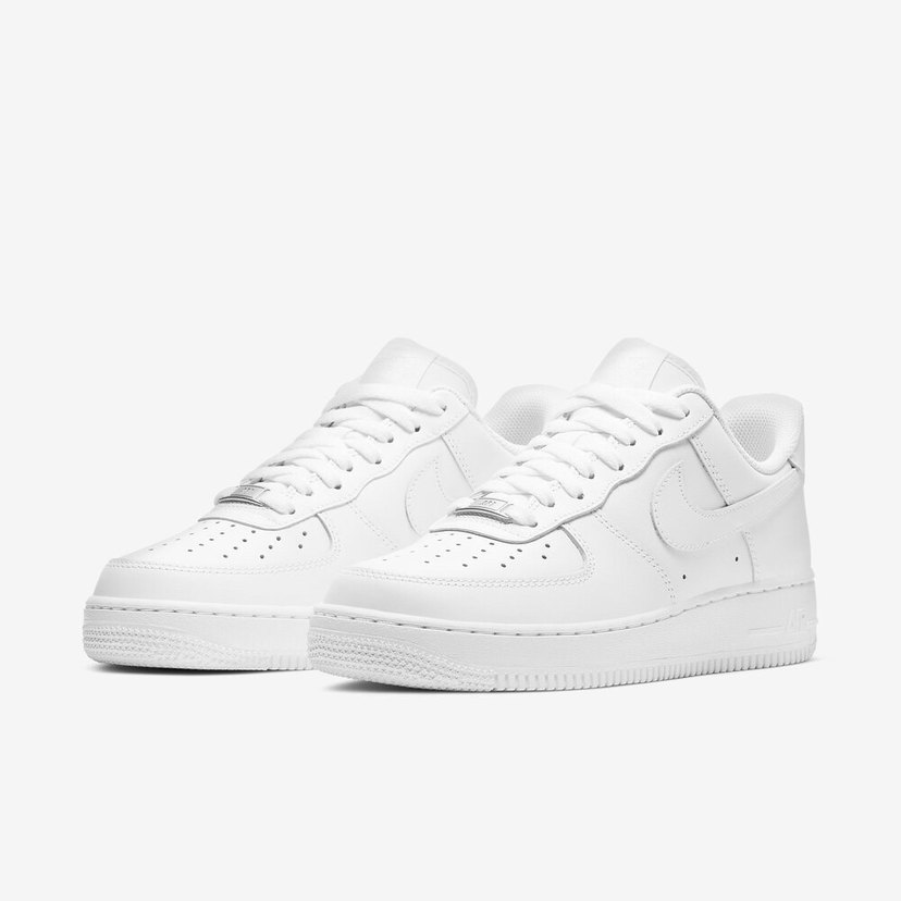 Air Force 1 Triple White — görsel 2/4