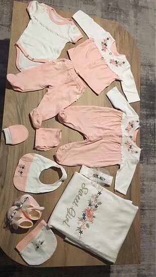 Pembe hastane çıkışı