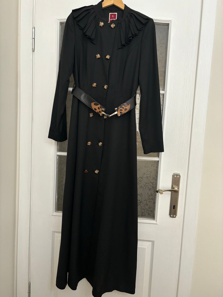 Leopar Detaylı Kemerli Siyah Deri Manto - Görsel 2