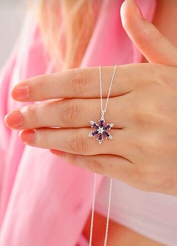 Accessory Collective Lotus Çiçeği Çelik Kolye