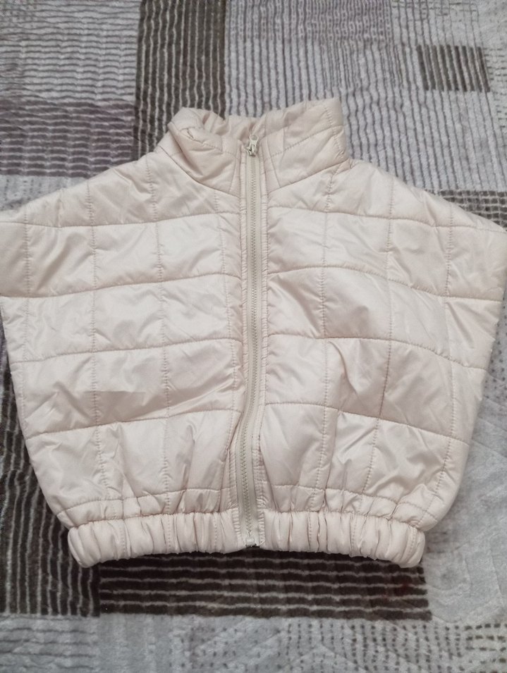 Bej Kadın Kısa Şişme Yelek - Görsel 2