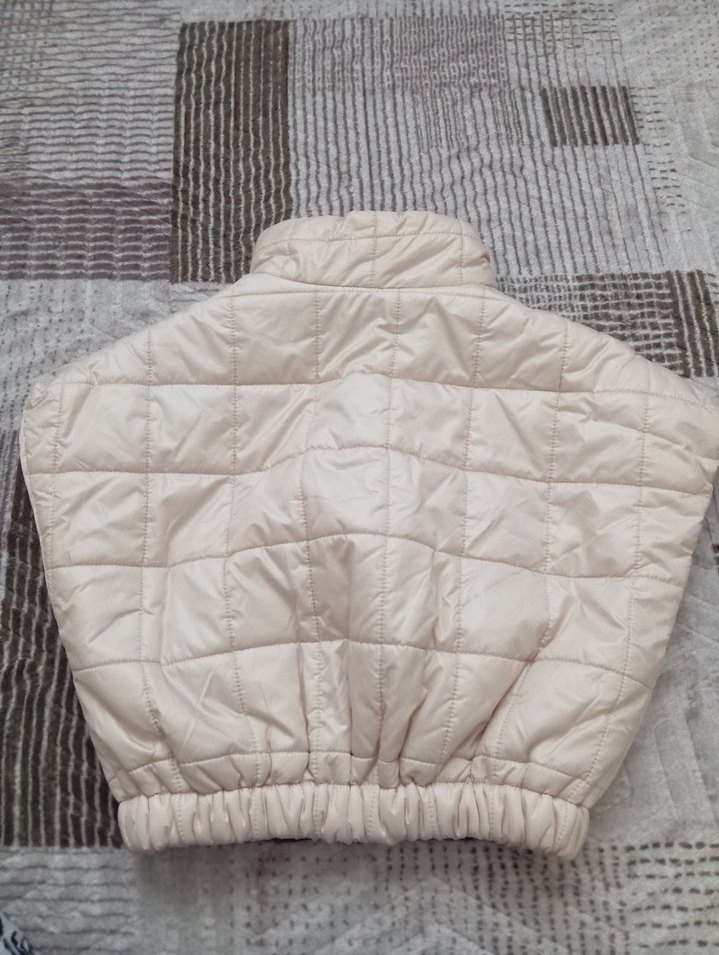 Bej Kadın Kısa Şişme Yelek - Görsel 4