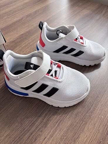 Sorunsuz Adidas
