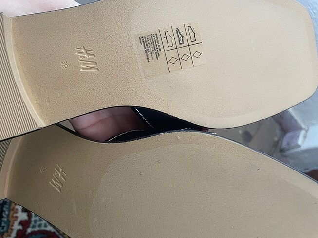 39 Beden siyah Renk H&M siyah terlik