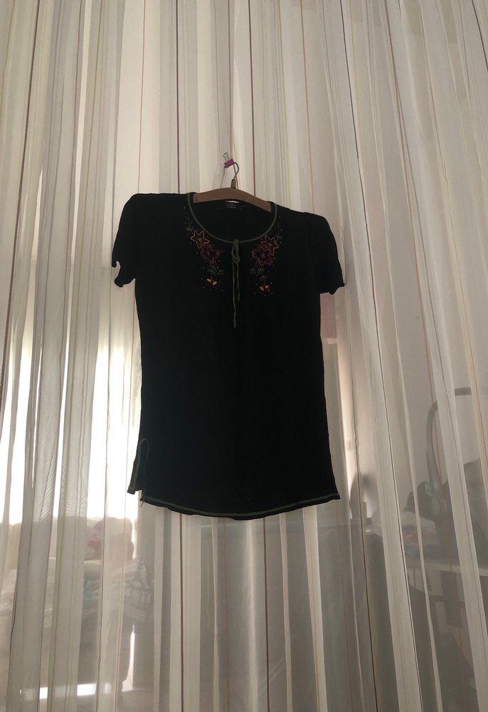 Bohem Siyah Nakışlı  Tişört - Görsel 3