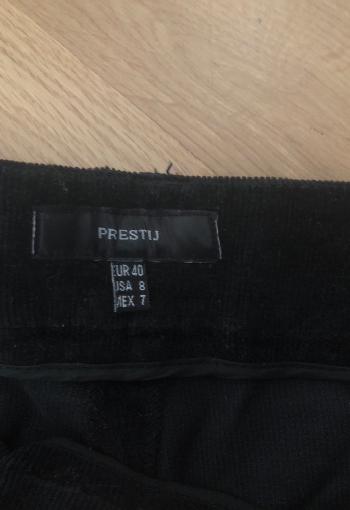 Siyah Süet Kadın Bermuda Şort - Görsel 2