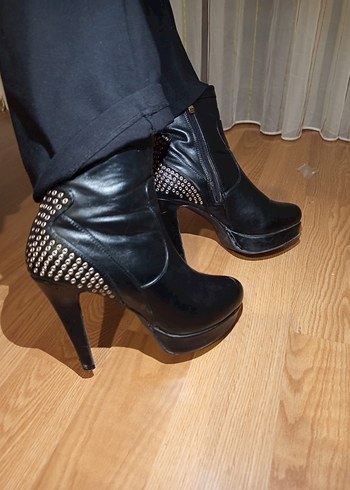 zara 40