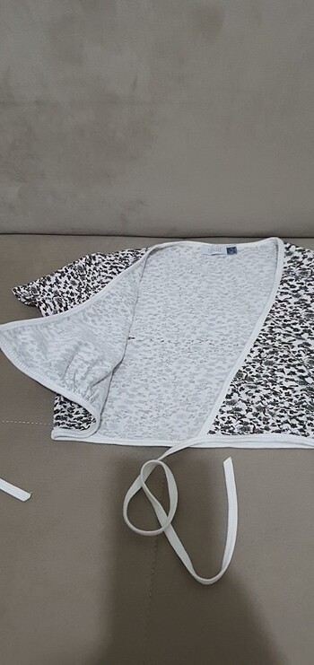 Kısa kollu bolero - Görsel 2