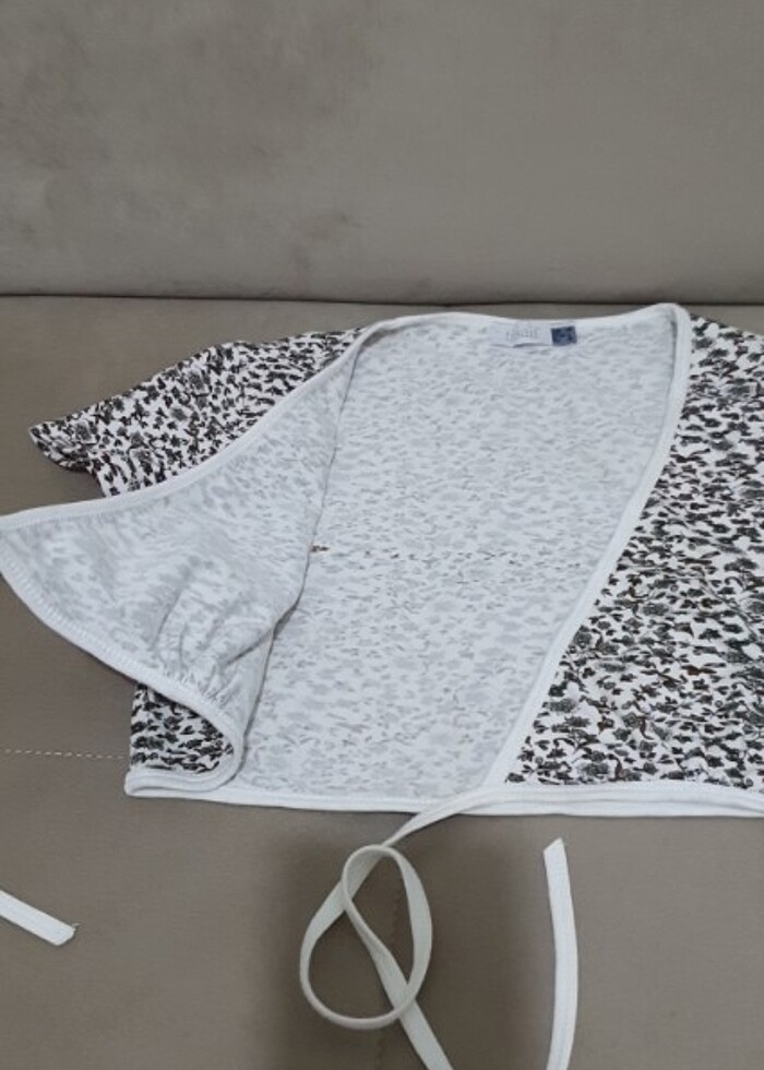 Kısa kollu bolero - Görsel 2