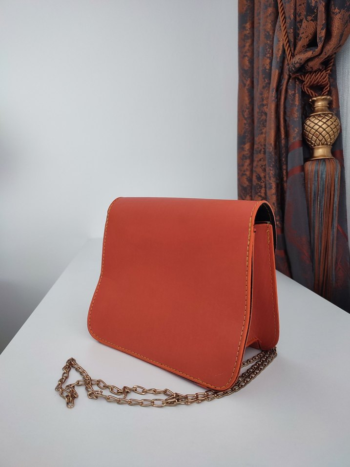 Zincir Detaylı Turuncu Deri Kadın Çanta - Görsel 4
