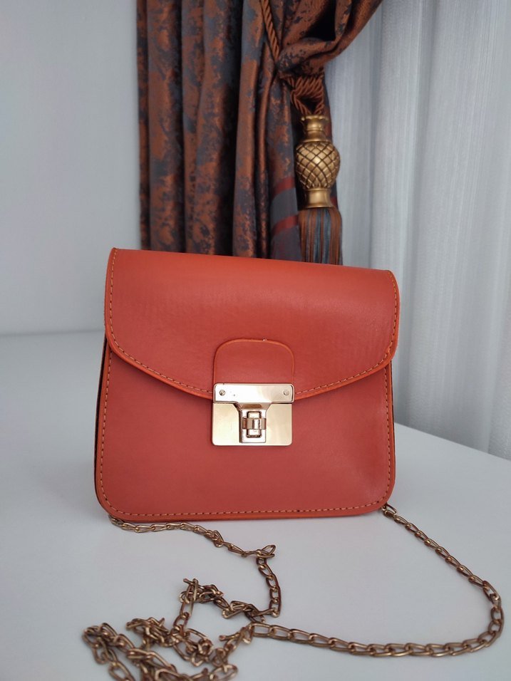 Zincir Detaylı Turuncu Deri Kadın Çanta - Görsel 3