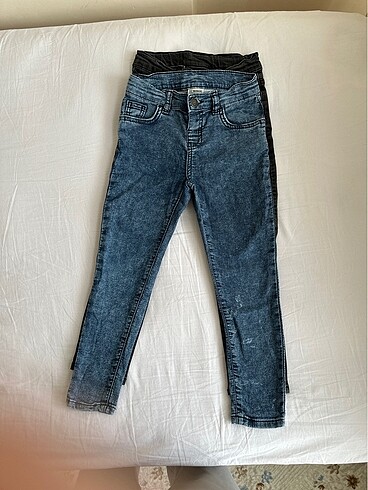 LC Waikiki Siyah jean ceket ve jean pantolon takım