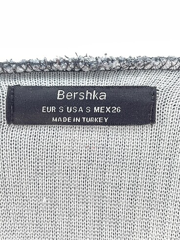 s Beden çeşitli Renk Bershka Kazak / Triko %70 İndirimli.