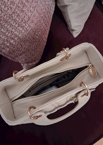 DİOR krem bej deri işlemeli çanta - Görsel 3