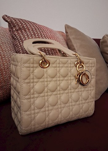DİOR krem bej deri işlemeli çanta - Görsel 4