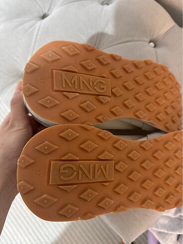 37 Beden ten rengi Renk Mango spor ayakkabı