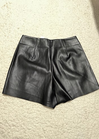Siyah Deri Mini Şort - Görsel 3