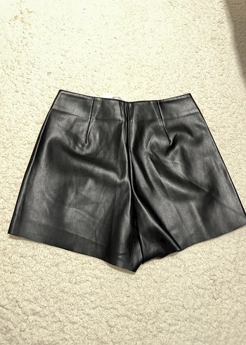 Siyah Deri Mini Şort - Görsel 4