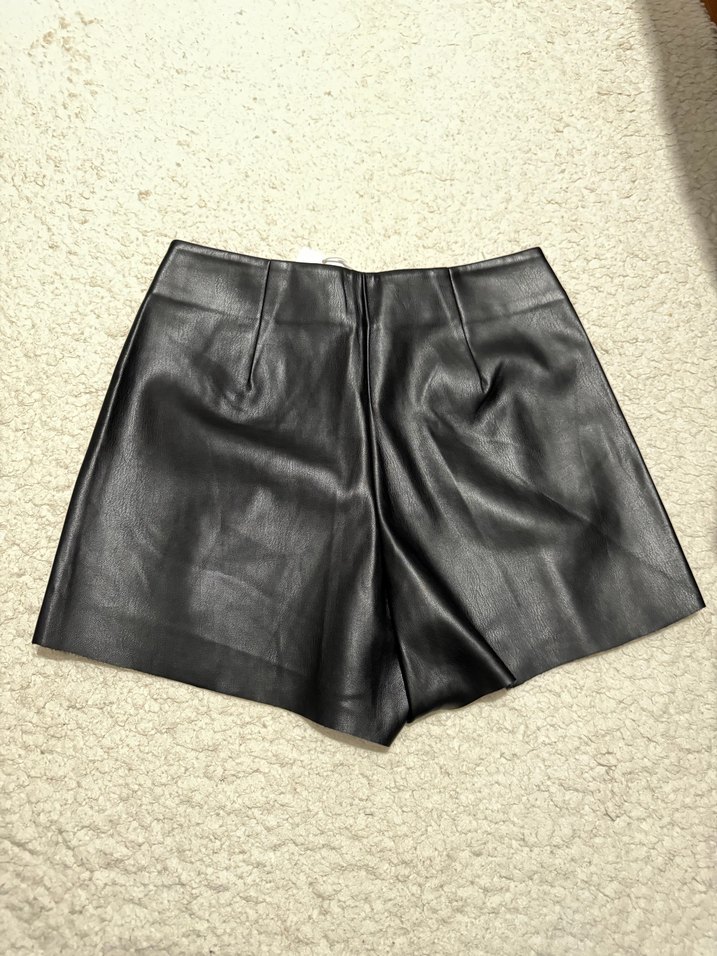 Siyah Deri Mini Şort - Görsel 3