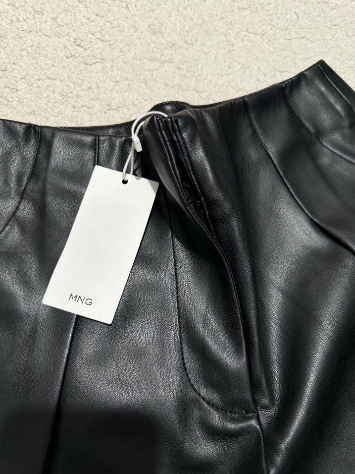 Siyah Deri Mini Şort - Görsel 2