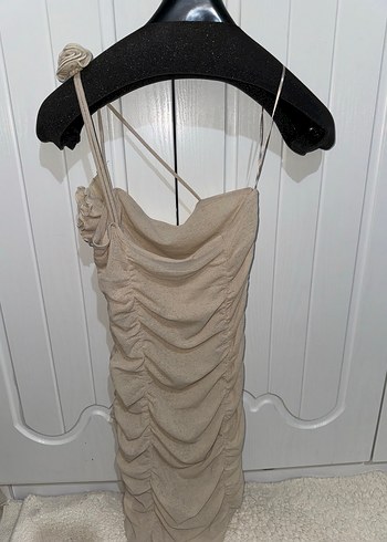 Bej Uzun Drapeli İnce Askılı Elbise - Görsel 3