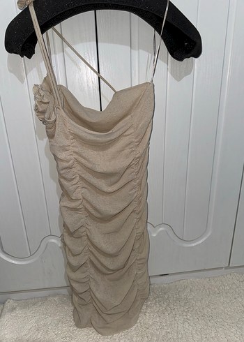Bej Uzun Drapeli İnce Askılı Elbise - Görsel 4