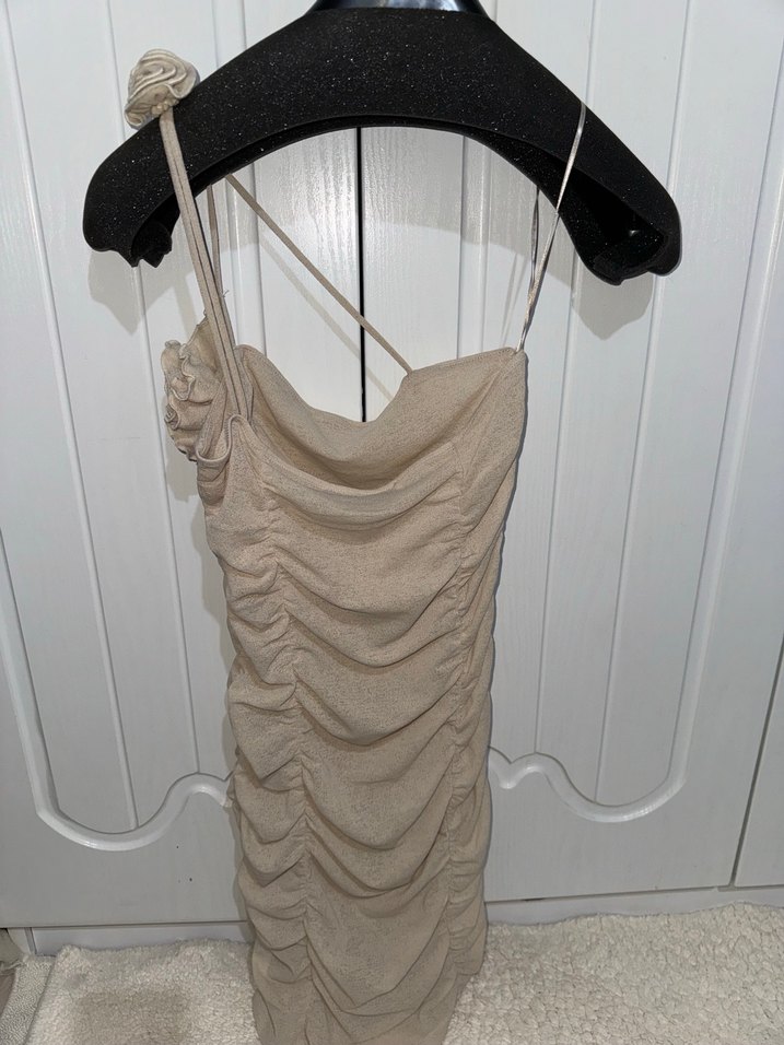 Bej Uzun Drapeli İnce Askılı Elbise - Görsel 5