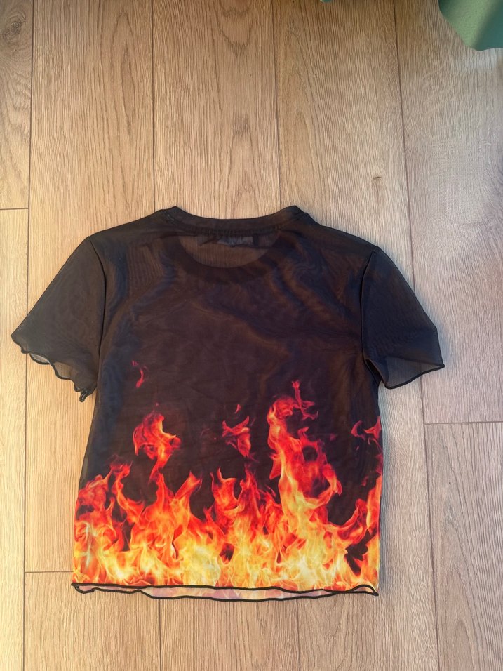 Siyah Alev Baskılı Kısa Kollu Tişört - Görsel 3