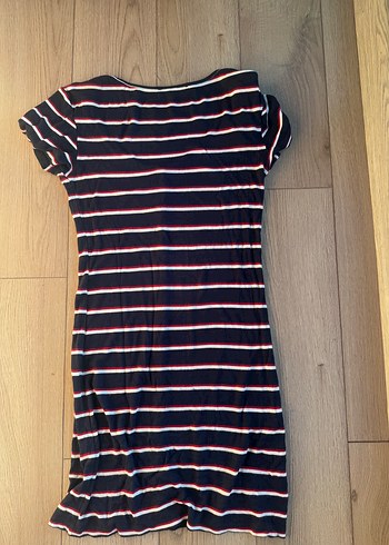 Düğmeli Çizgili Midi Elbise - Görsel 3