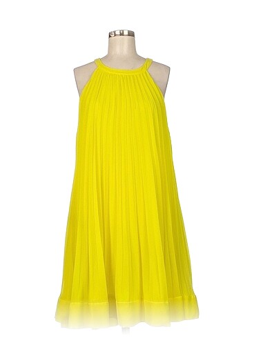 Zara Kısa Elbise %70 İndirimli.
