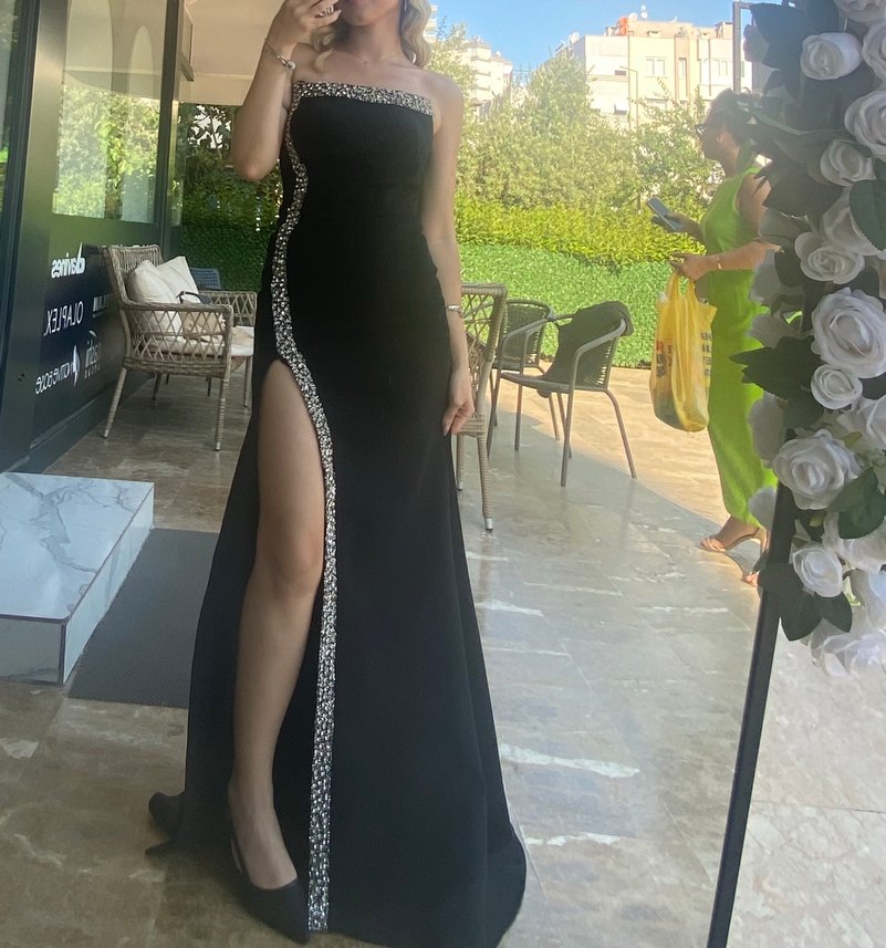 Siyah Straplez İşlemeli Uzun Abiye Elbise - Görsel 2