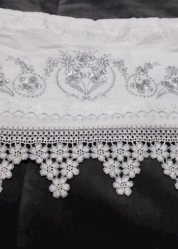 İşlemeli Beyaz Gri Masa Örtüsü - Görsel 2