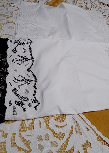 İşlemeli Beyaz yatak Örtüsü - Görsel 9