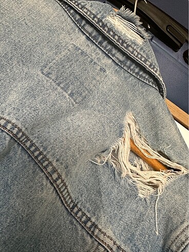 Pull&Bear Denim Yırtık Detaylı Kot Ceket - Görsel 8