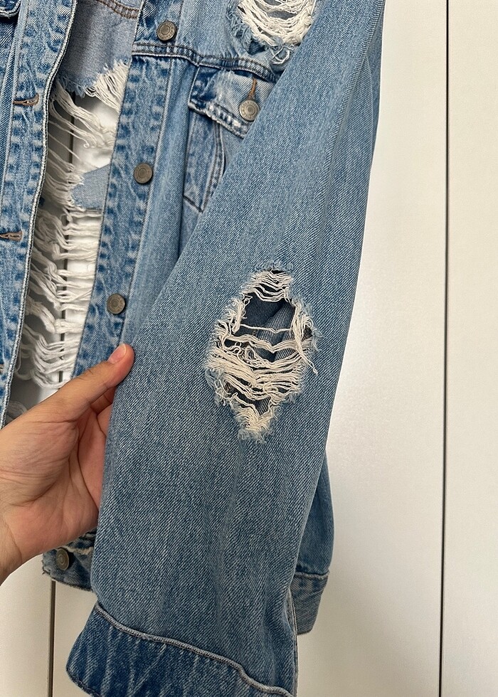 Pull&Bear Denim Yırtık Detaylı Kot Ceket - Görsel 4