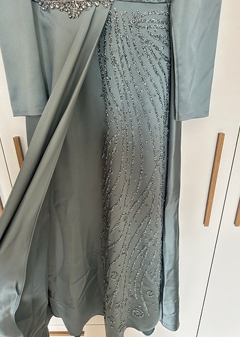 Gri (Adaçayı Yeşili) Uzun Kollu Drapeli Kadın Abiye Elbise - Görsel 4