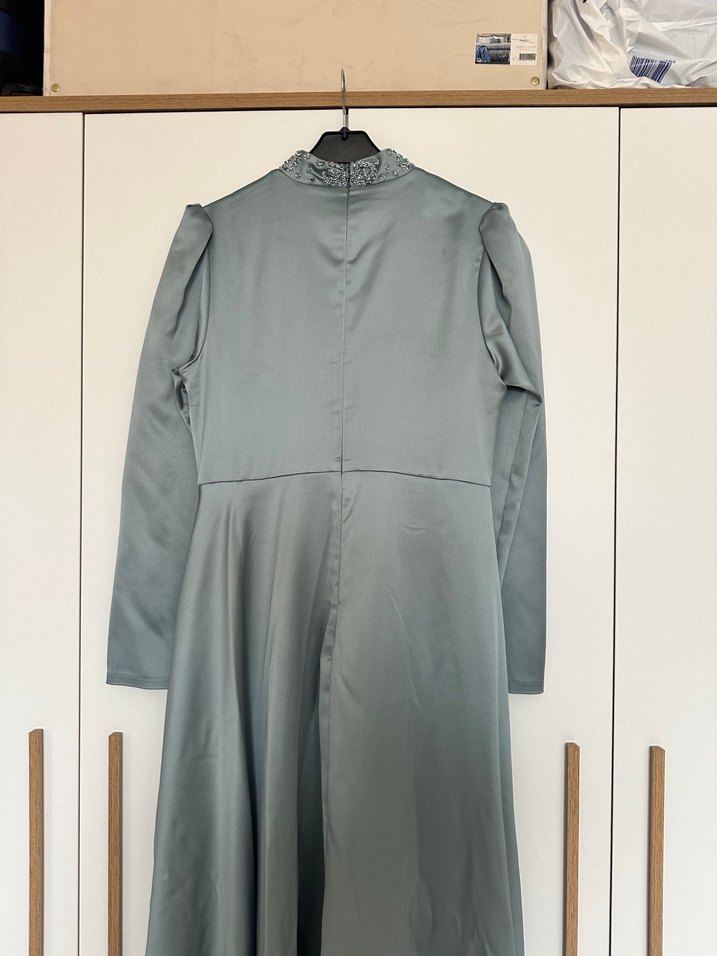 Gri (Adaçayı Yeşili) Uzun Kollu Drapeli Kadın Abiye Elbise - Görsel 5