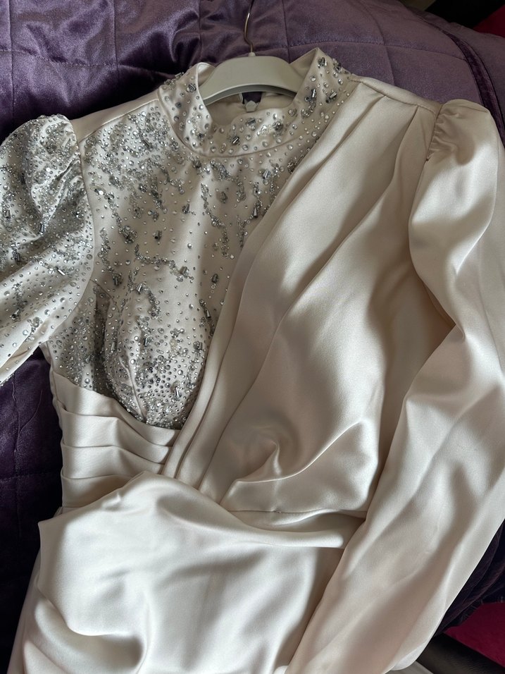 Uzun Kollu Drapeli Bej Kadın Abiye Elbise - Görsel 4