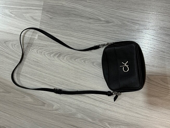 Calvin Klein Siyah Calvin klein askılı çanta