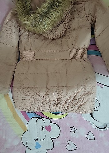 Kız Çocuk Bej Kapüşonlu Kürklü Mont - Görsel 4