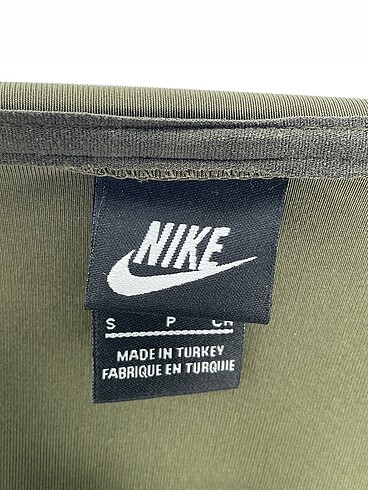 s Beden çeşitli Renk Nike Ceket %70 İndirimli.