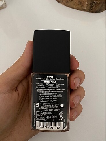 Wet n wild Wet n wild photofocus mat fondöten