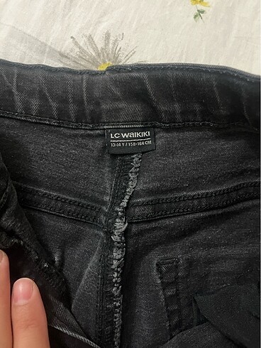 LC Waikiki Erkek çocuğu kot şort