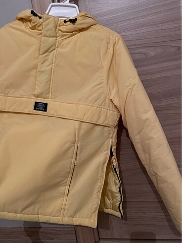 Pull and Bear KANGURU MONT