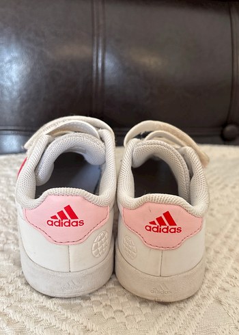 Adidas Beyaz Kırmızı Cırt Cırtlı Çocuk Spor Ayakkabı