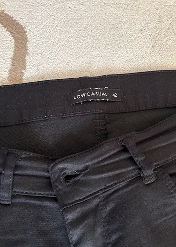 Siyah Yılan Desenli Payetli Kadın Pantolon - Görsel 4